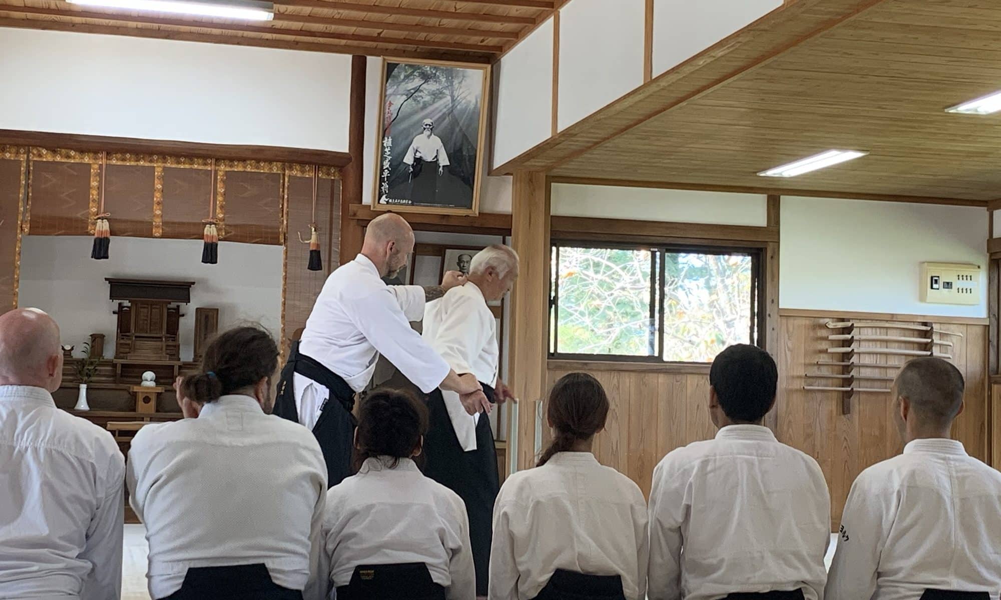 Träning i traditionell dojo Björkstadens Aikidoklubb i Umeå på besök i Iwama
